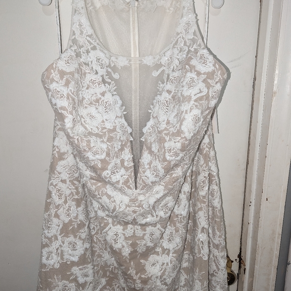 Galina Signature Ivory Bisque wedding gown size 26w NWT - Picture 5 of 8